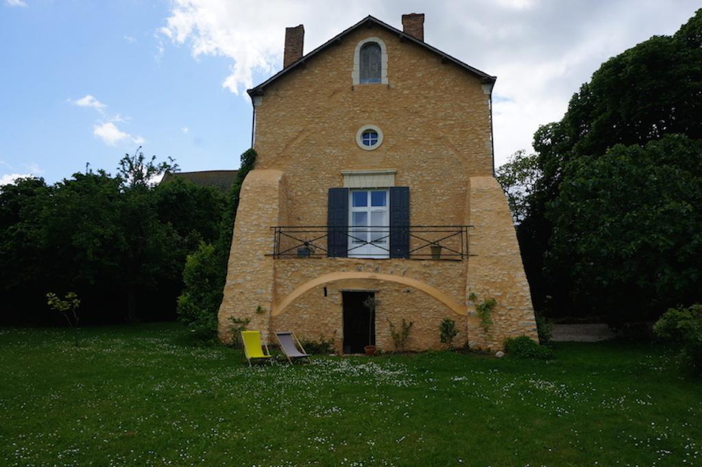 Le Prieure Bed & Breakfast Lezigne Exterior photo